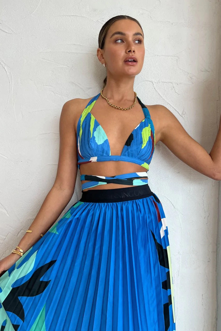 CURTAIN OF THE MOON SET