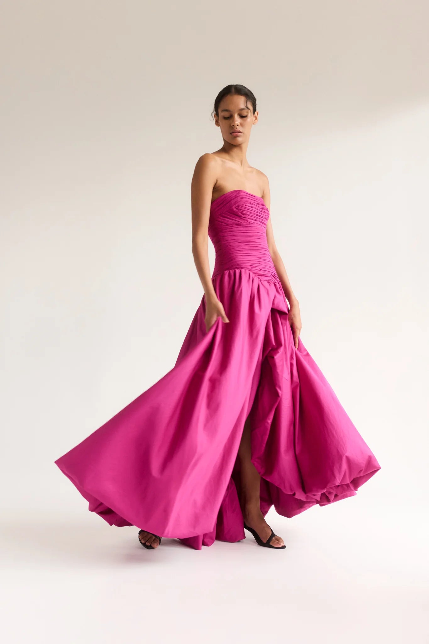 VIOLETTE BUBBLE HEM MAXI DRESS | DEEP MAGENTA